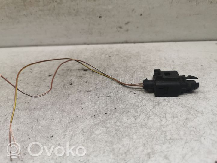 Volkswagen Golf V Außentemperatur Sensor Fühler Geber 1J0973702