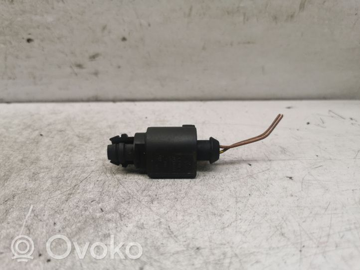 Volkswagen Golf V Außentemperatur Sensor Fühler Geber 1J0973702