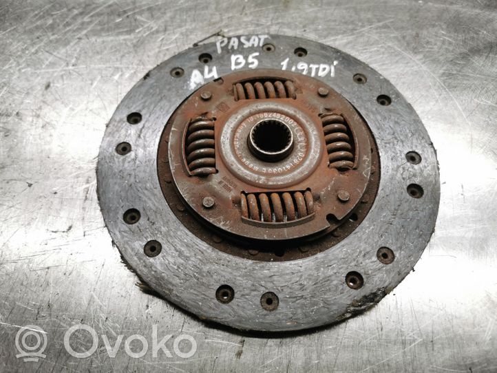 Audi A4 S4 B5 8D Sajūga disks 028141035E