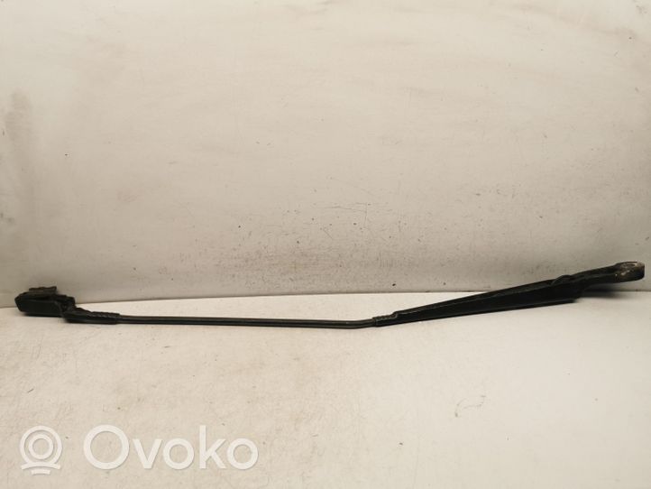 Volkswagen Polo IV 9N3 Priekinio stiklo valytuvų kojelė 6Q2955409C