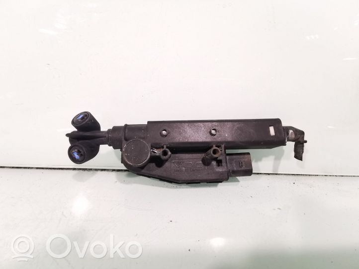 Audi A8 S8 D3 4E Ugello a spruzzo lavavetri per faro 4E0955965A