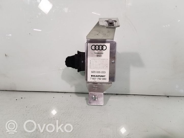 Audi A2 Wzmacniacz audio 8Z0035223