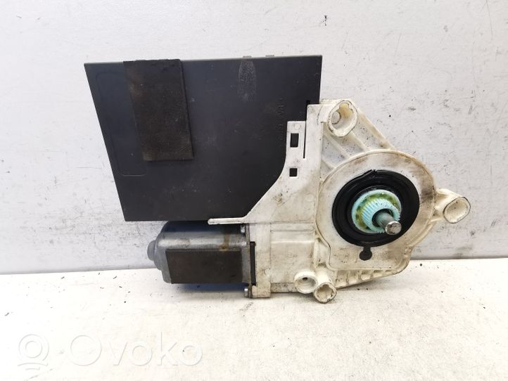 Volvo C70 Front door window regulator motor 30773298AA