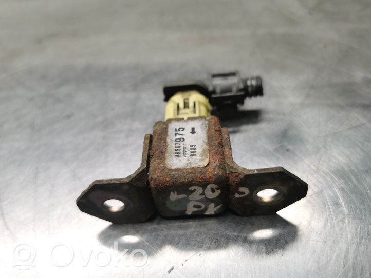 Mitsubishi L200 Gaisa spilvenu trieciensensors MR587975