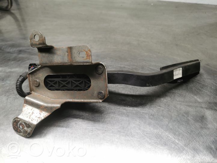 KIA Carens I Accelerator throttle pedal 