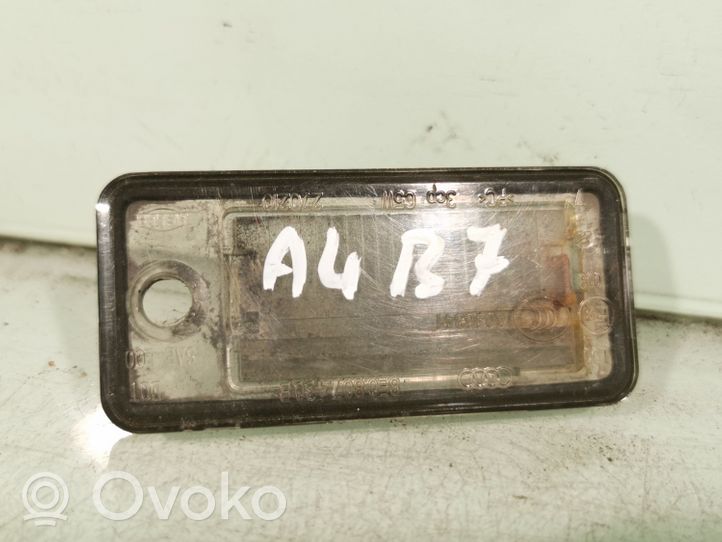 Audi A4 S4 B7 8E 8H Luce targa 8E0807430B