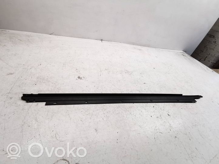 Audi A4 S4 B5 8D Rivestimento modanatura del vetro della portiera anteriore 8d0853283