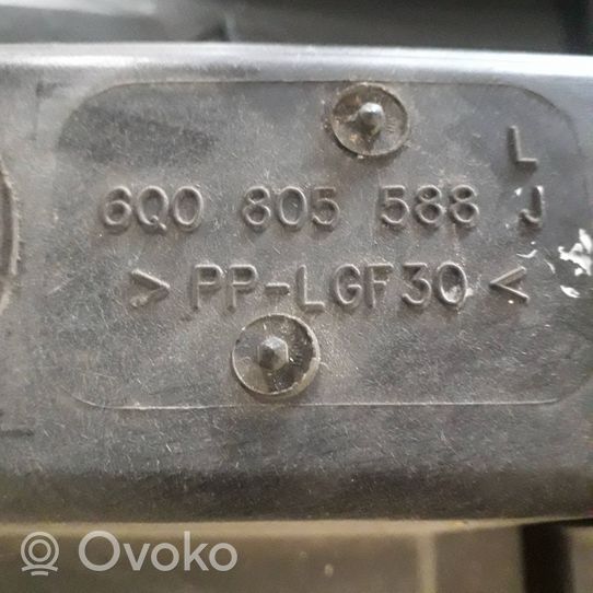 Volkswagen Polo Jäähdyttimen kehyksen suojapaneeli 6Q0805588J