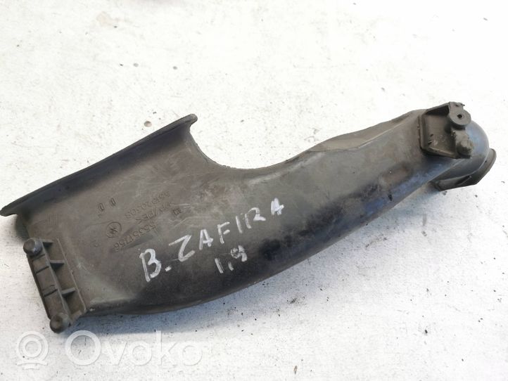 Opel Zafira B Część rury dolotu powietrza 55351756