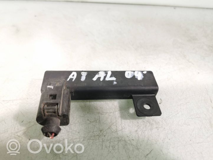 Audi A8 S8 D3 4E Antena wewnętrzna 3D0909133E