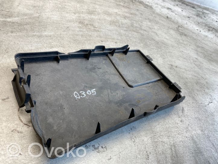 Audi A3 S3 A3 Sportback 8P Dangtis akumuliatoriaus dėžės 1K0915443