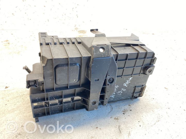 Opel Astra J Vassoio scatola della batteria 13354420