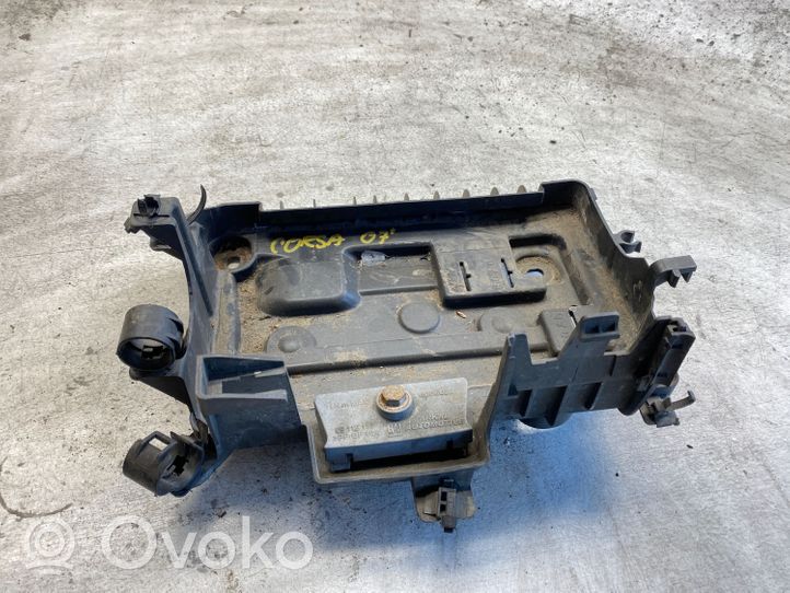 Opel Corsa D Battery tray 13235642