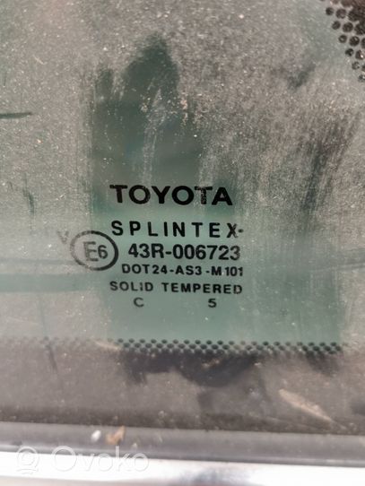 Toyota Avensis T250 Finestrino/vetro retro 43R006723