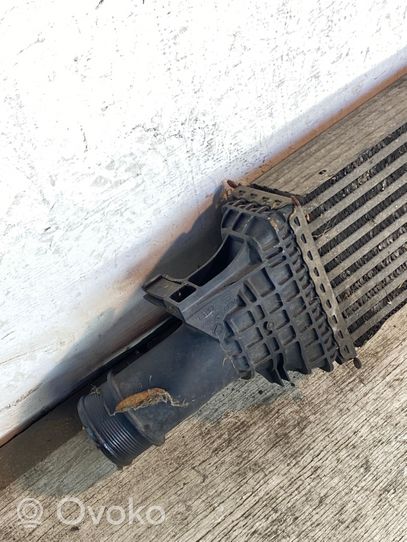 Audi A5 8T 8F Chłodnica powietrza doładowującego / Intercooler 8k0145805g