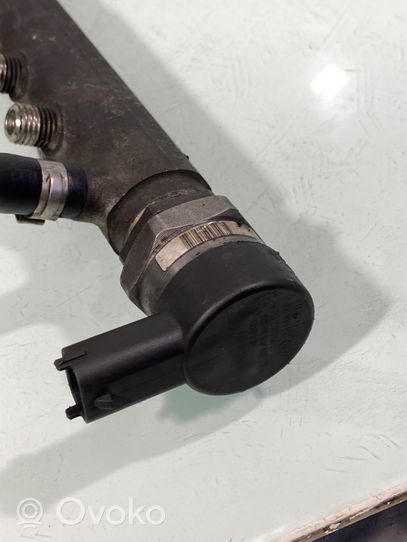 Volvo XC70 Fuel main line pipe 0445215023