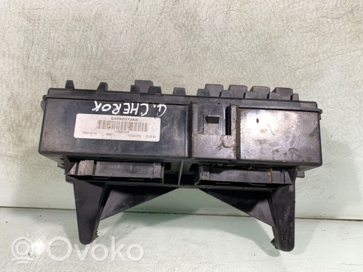 Jeep Grand Cherokee (WK) Module de fusibles 04692073ab