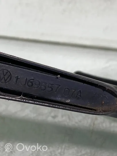 Volkswagen PASSAT B5.5 Braccio della spazzola tergicristallo posteriore 1j6955707a