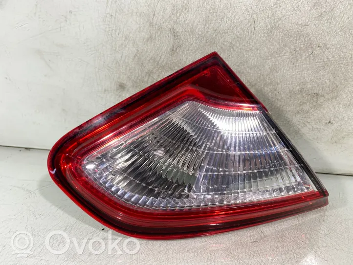 Nissan Qashqai Galinis žibintas dangtyje 89503189