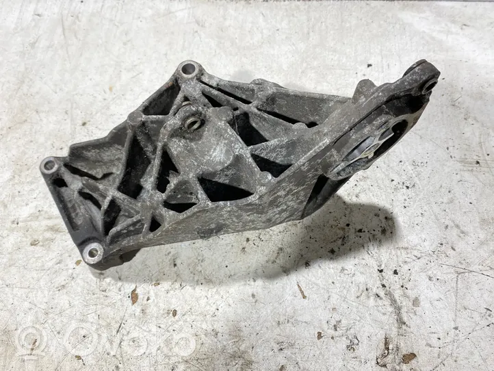 Land Rover Range Rover Sport L320 Engine mounting bracket 