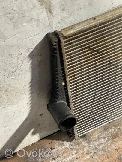 Volvo XC70 Chłodnica powietrza doładowującego / Intercooler 