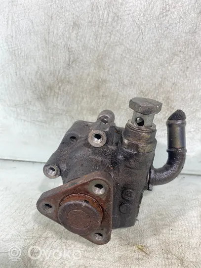 Audi A4 S4 B5 8D Power steering pump 