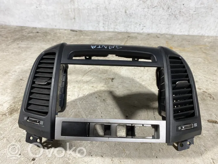 Hyundai Santa Fe Dash center air vent grill 974202b900