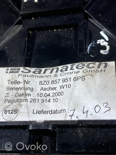 Audi A2 Peleninė panelėje 8z0857951