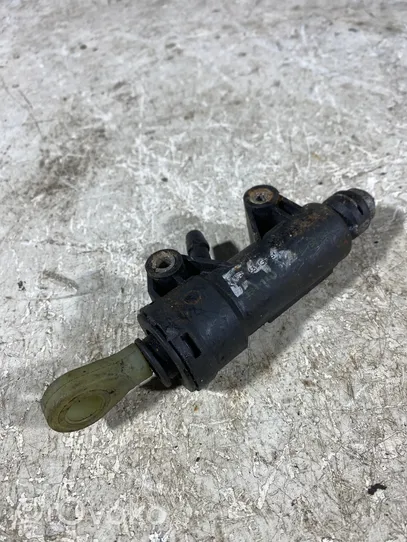 BMW 3 E46 Główny cylinder sprzęgła 21526758822