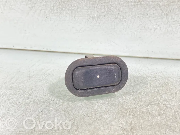 Opel Zafira A Electric window control switch 13363100