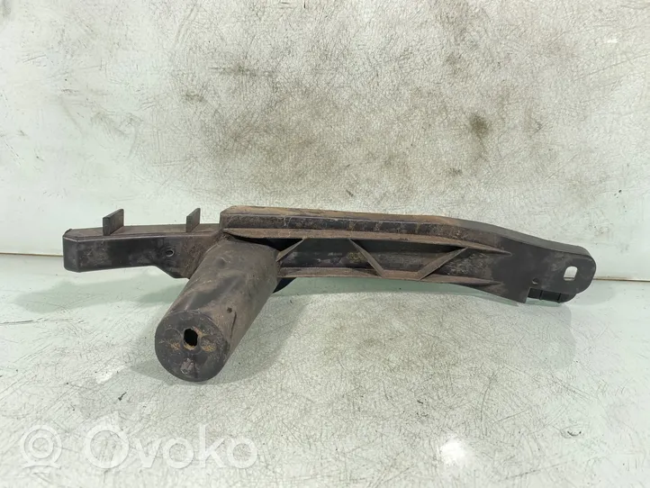 Volkswagen Golf V Etupuskurin kannake 1k0807889b