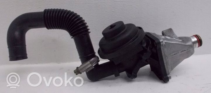 Volkswagen Golf III Soupape vanne EGR 021131101A