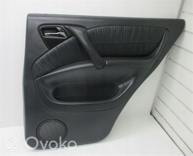 Mercedes-Benz ML W163 Takaoven verhoilu A163730205