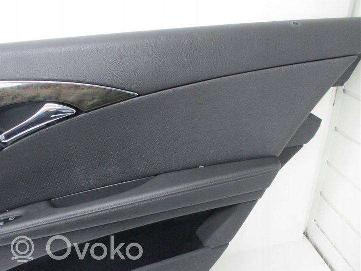 Mercedes-Benz E W211 Apmušimas galinių durų (obšifke) A2117303463