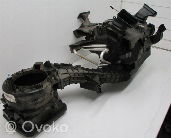 Mercedes-Benz Sprinter W906 Salono oro mazgo komplektas A9068302661