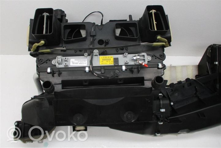 Mercedes-Benz E W211 Scatola climatizzatore riscaldamento abitacolo assemblata 2118302360