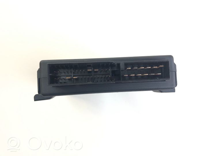 Opel Zafira A Oven keskuslukituksen ohjausyksikön moduuli F005V00131