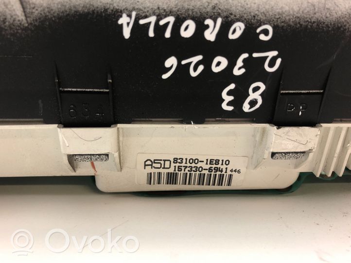 Toyota Corolla E100 Compteur de vitesse tableau de bord 831001E810