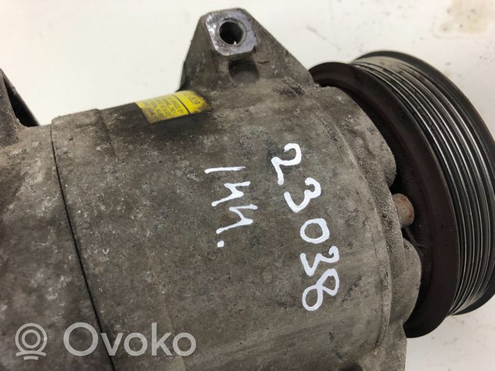 Volvo V70 Ilmastointilaitteen kompressorin pumppu (A/C) 8684287