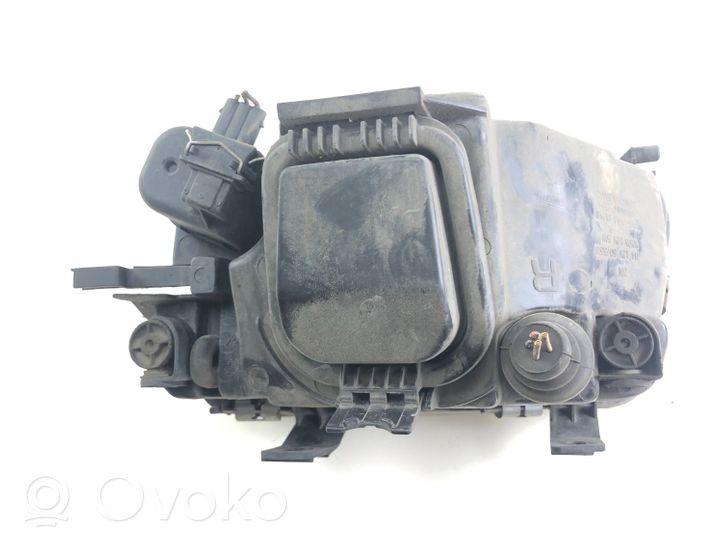 Audi A4 S4 B5 8D Lampa przednia 084411124R