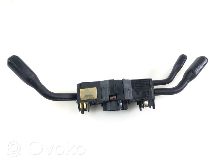 Audi A4 S4 B5 8D Interruptor/palanca de limpiador de luz de giro 4D0953513A