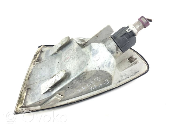 Audi A4 S4 B5 8D Etusuuntavilkku 084411514r