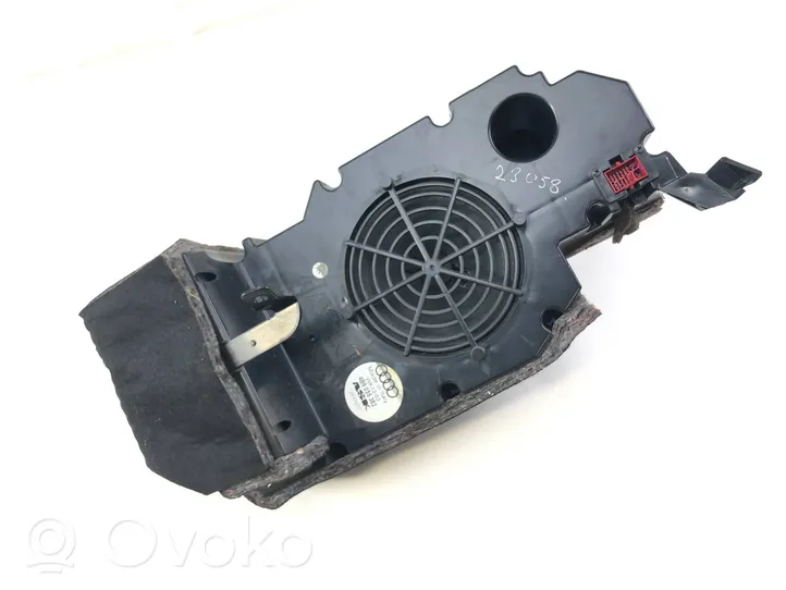 Audi A6 Allroad C5 Subwoofer-bassokaiutin 4B9035382