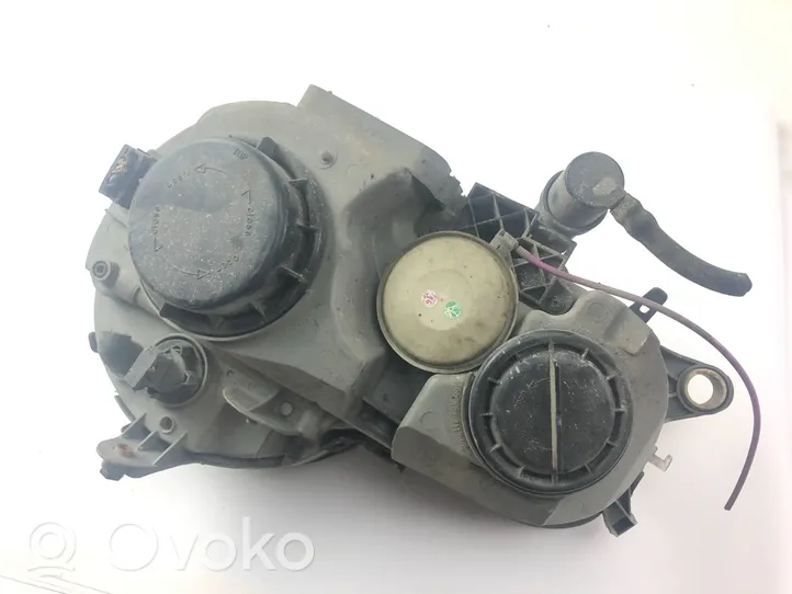 Mercedes-Benz E W210 Lampa przednia A2108203061