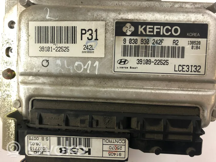 Hyundai Accent Engine control unit/module 39109-22525