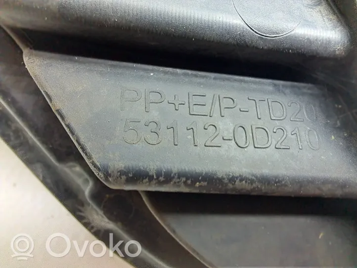 Toyota Yaris Kratka dolna zderzaka przedniego 531120D210