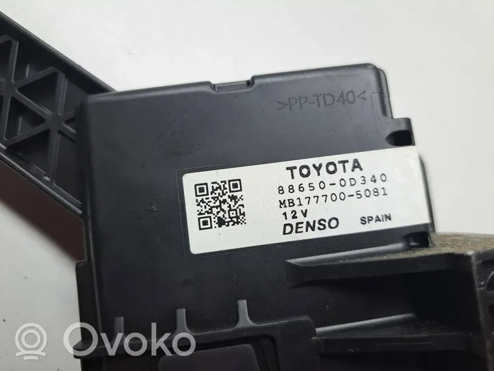 Toyota Yaris Sonstige Steuergeräte / Module 886500D340