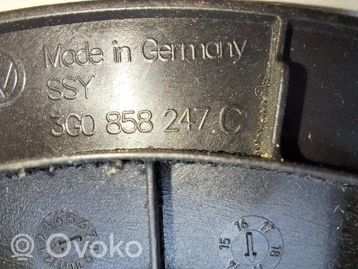 Volkswagen PASSAT B8 Boczny element deski rozdzielczej 3G0858247C