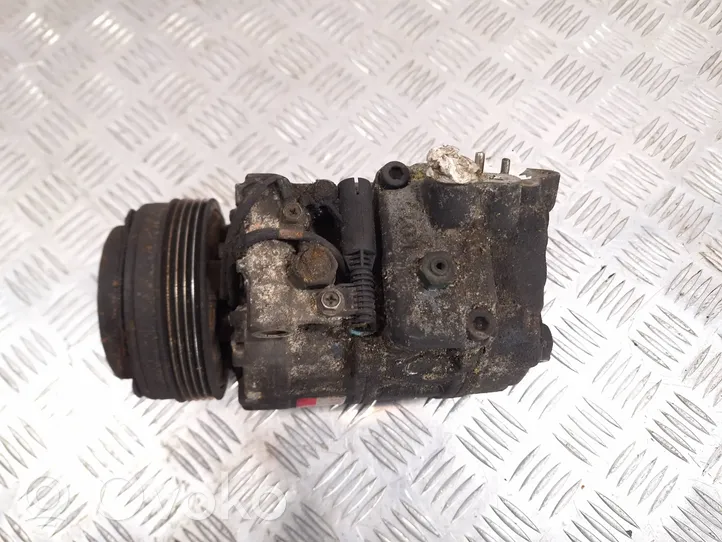 BMW 5 E39 Ilmastointilaitteen kompressorin pumppu (A/C) 447220