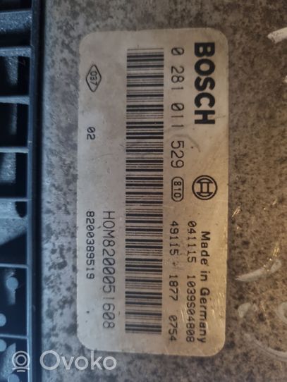 Renault Trafic II (X83) Calculateur moteur ECU 8200118526